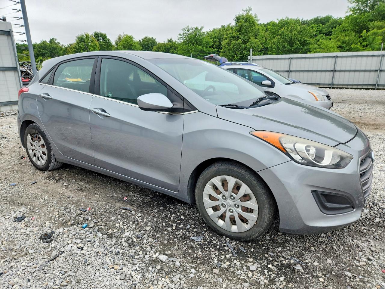 Hyundai ELANTRA Base