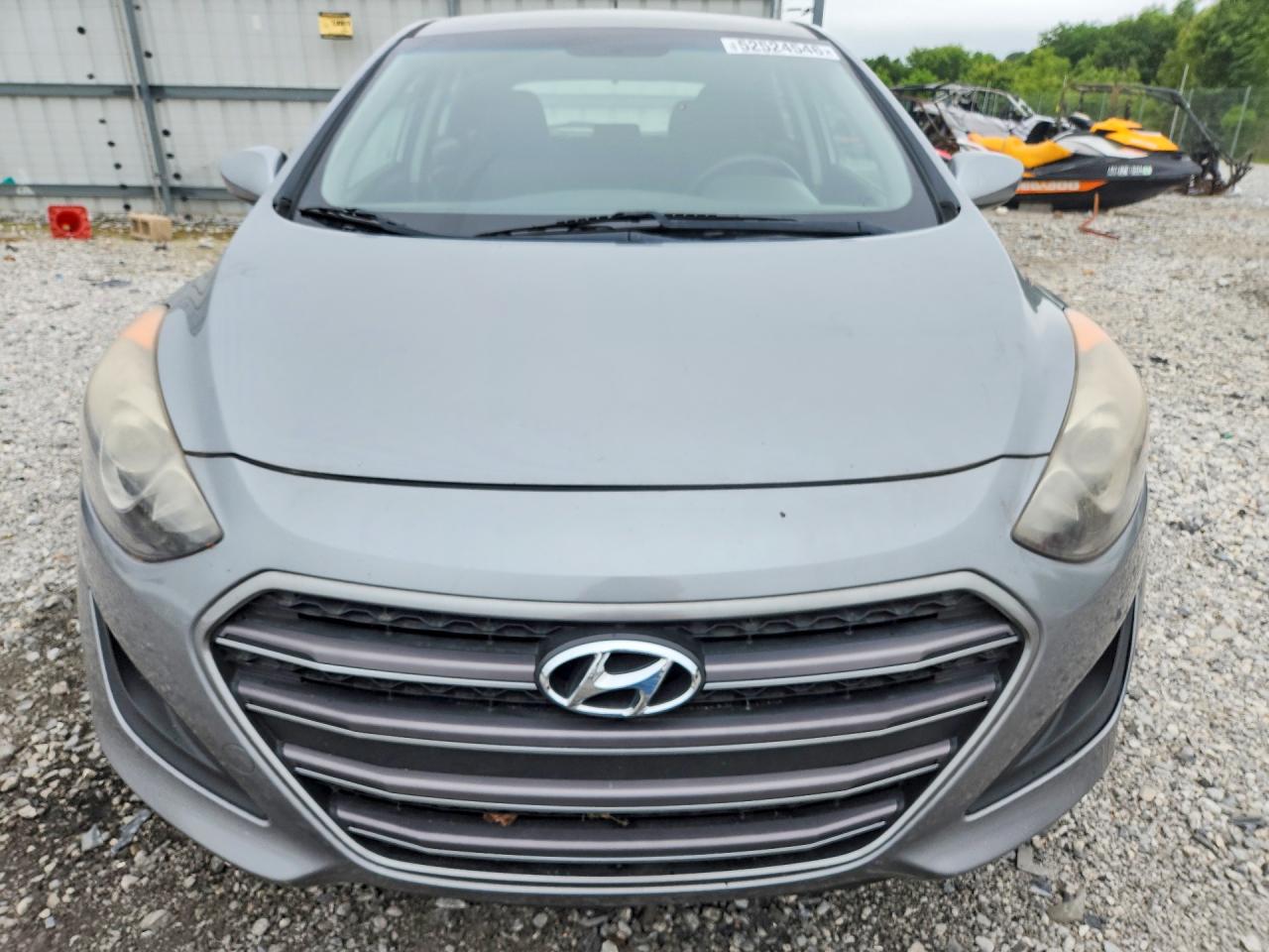 Hyundai ELANTRA Base
