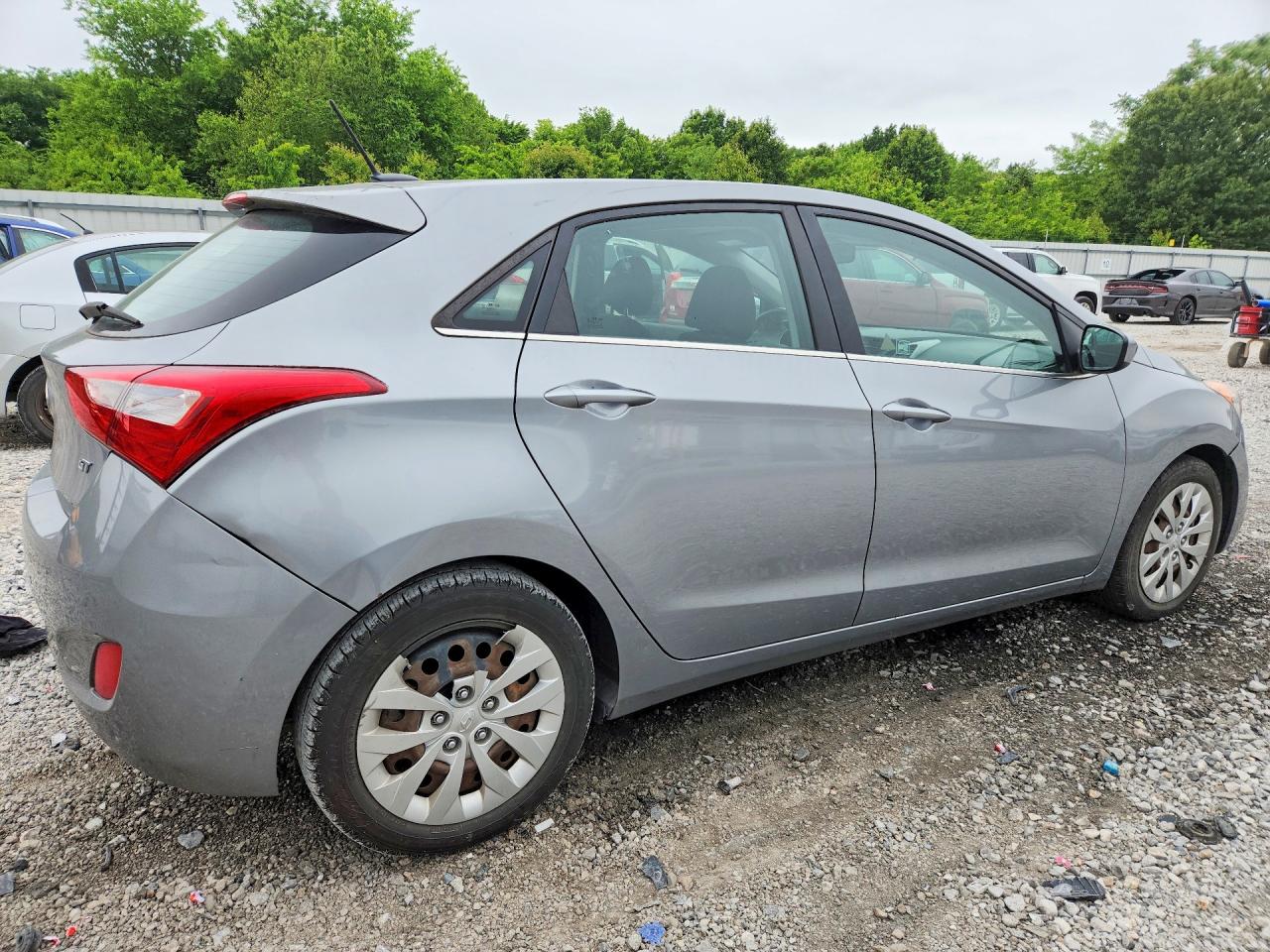 Hyundai ELANTRA Base
