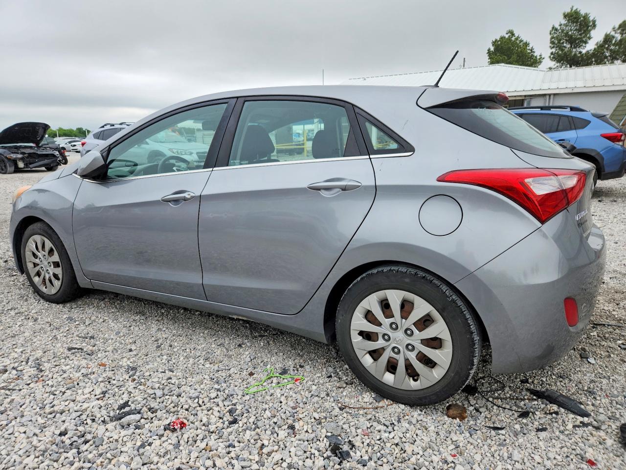 Hyundai ELANTRA Base