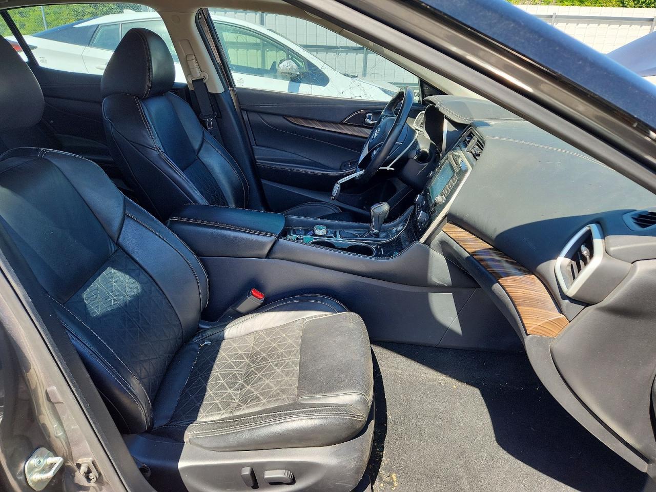 Nissan Maxima Platinum