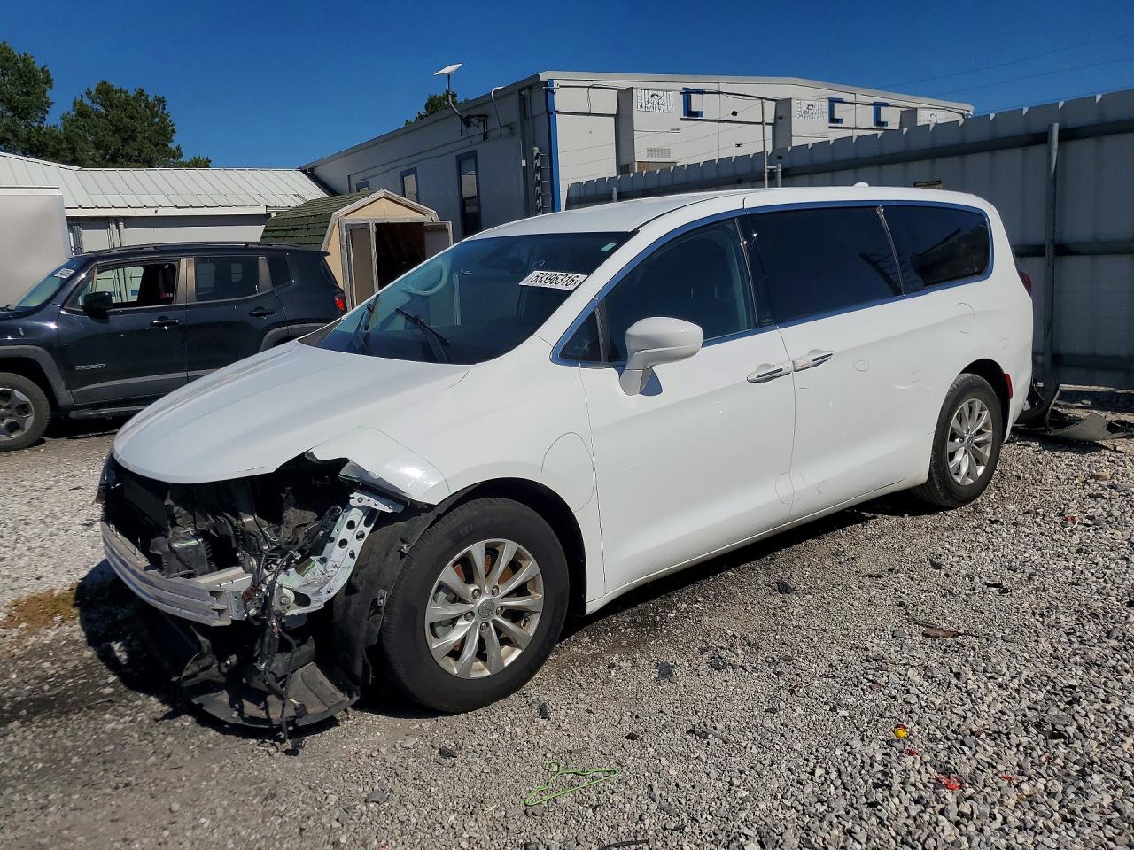 Salvage Chrysler Pacifica Image