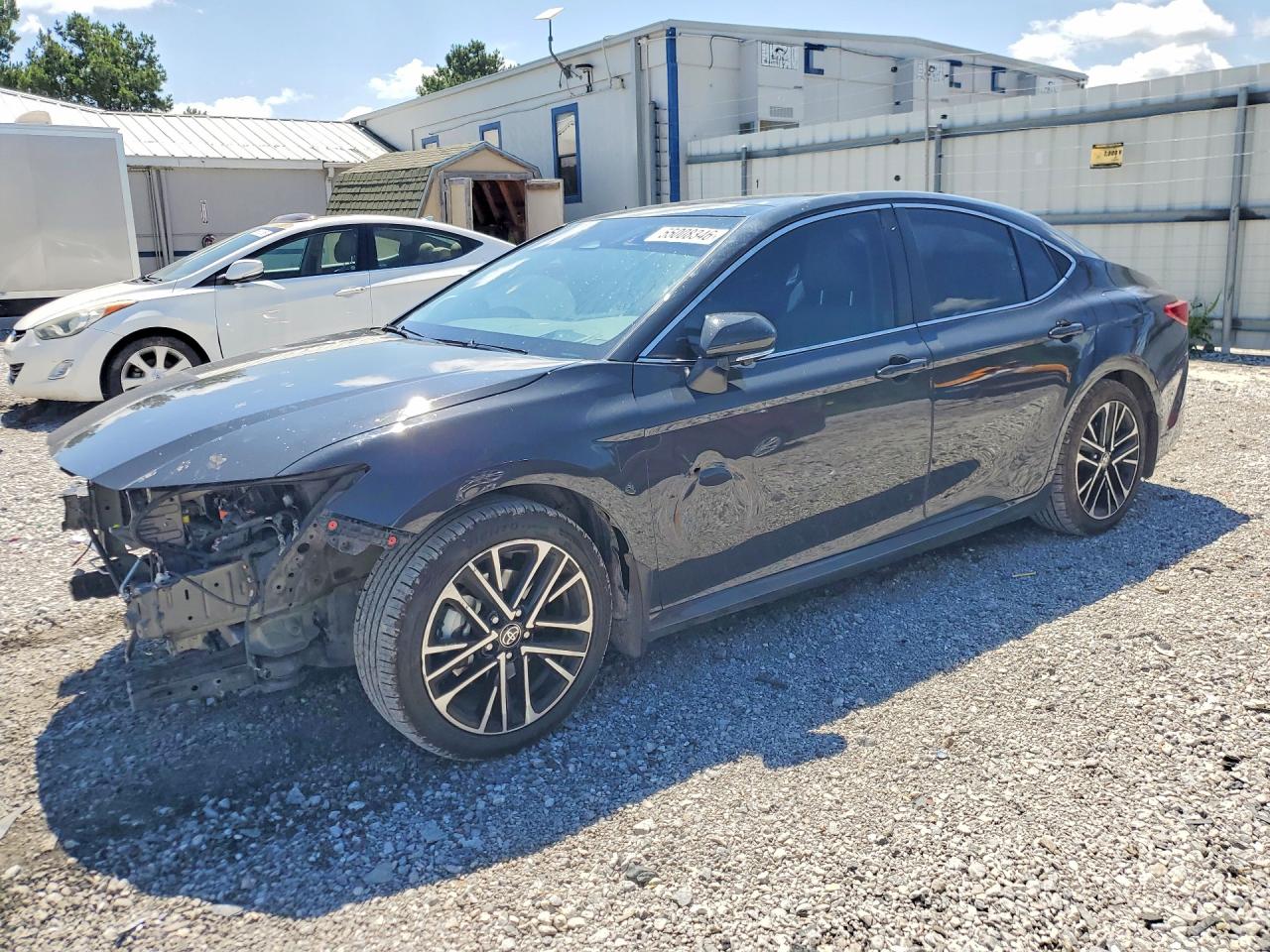Salvage Toyota Camry Image