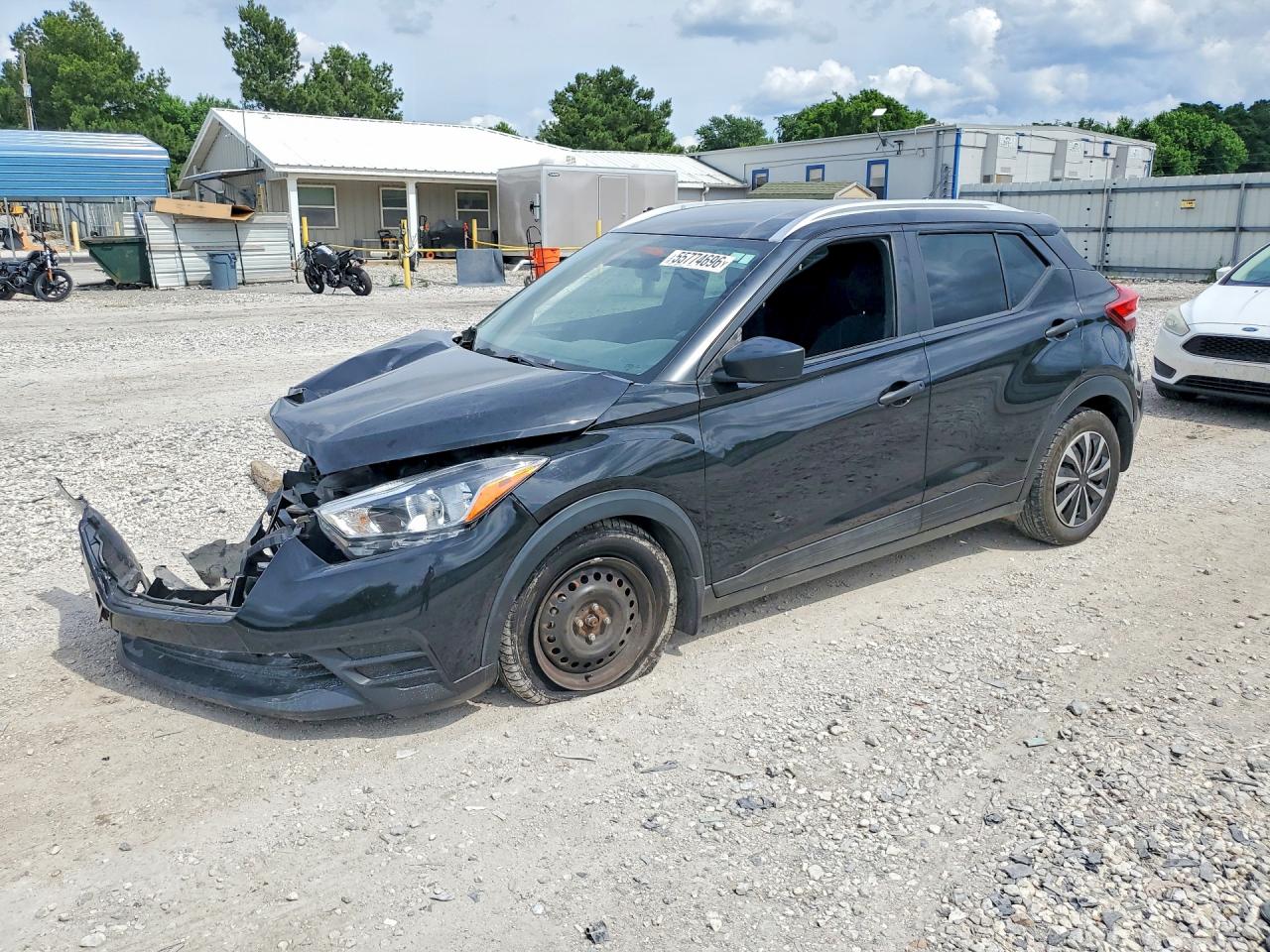 Salvage Nissan Kicks Image