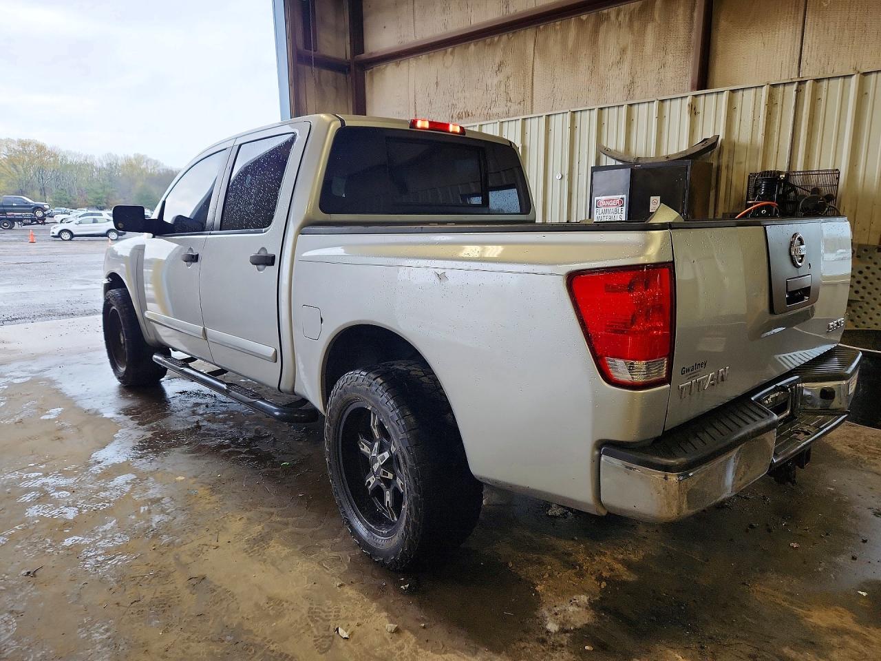 Nissan Titan Se