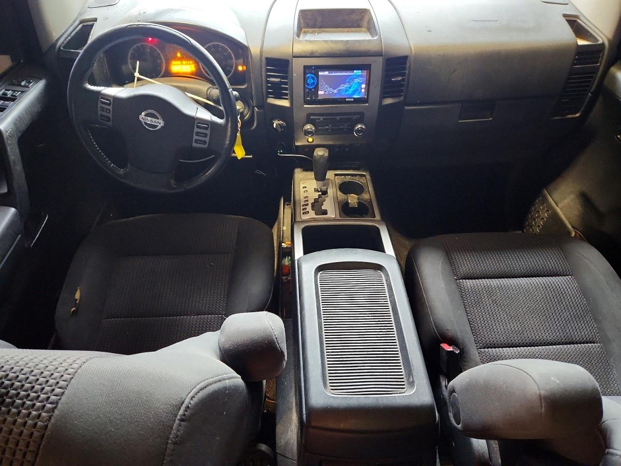 Nissan Titan Se