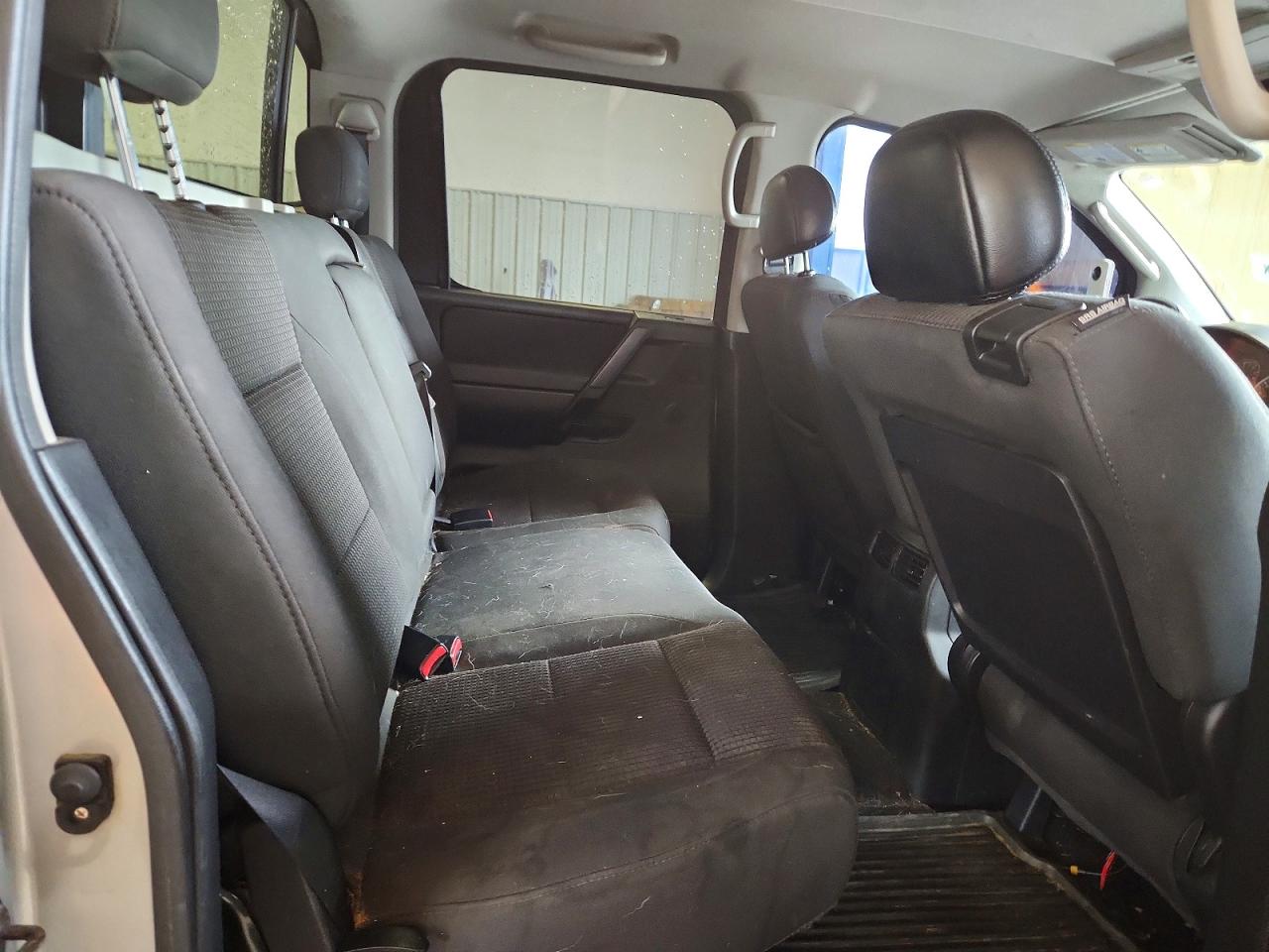 Nissan Titan Se