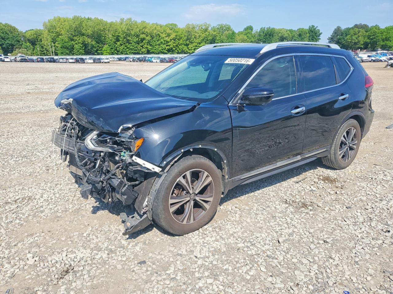 Salvage Nissan Rogue Image