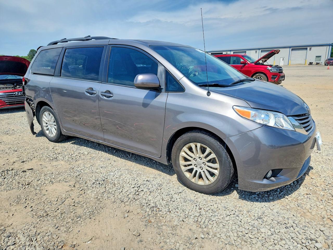 Toyota Sienna Xle 8-passenger