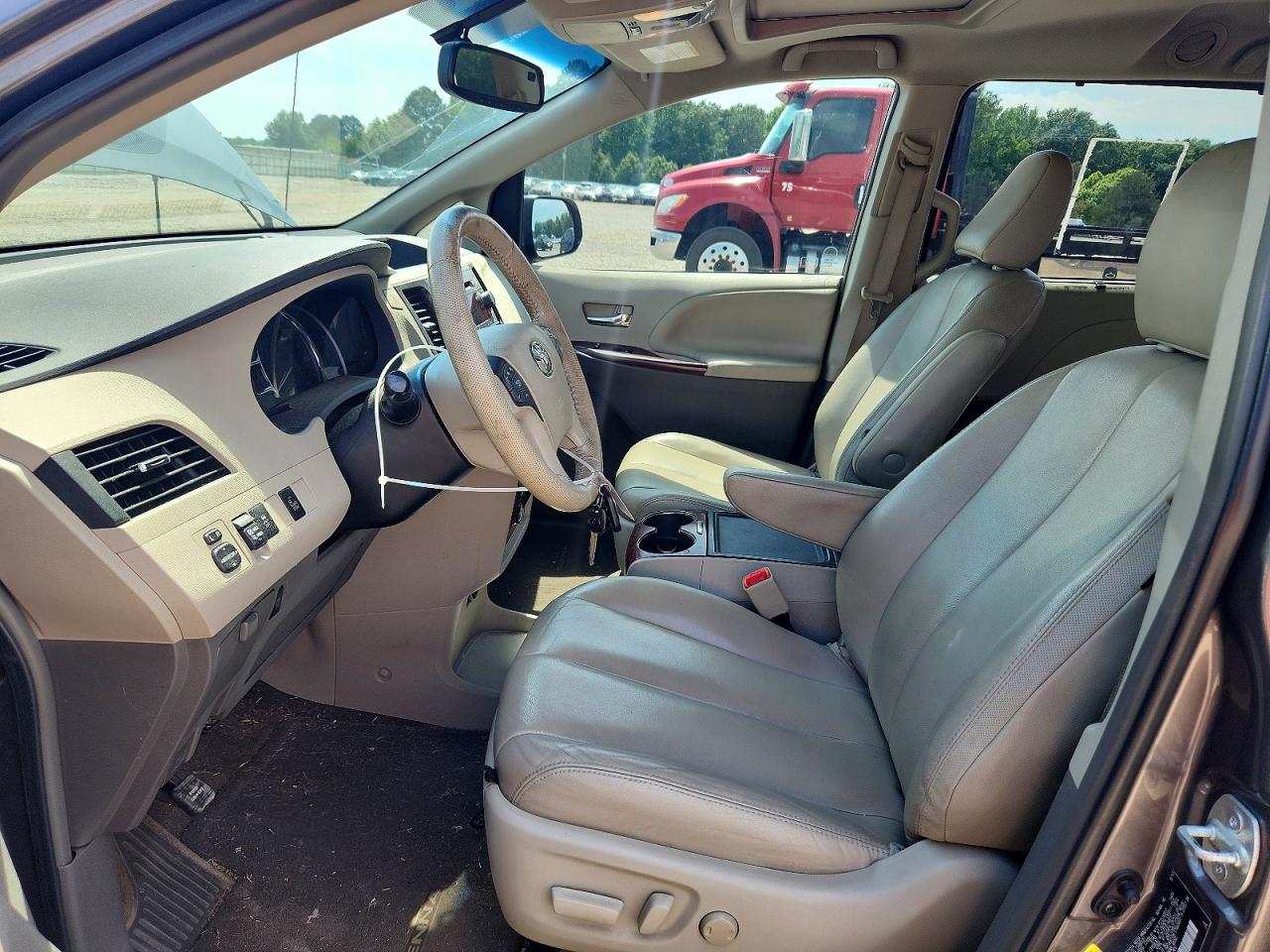 Toyota Sienna Xle 8-passenger