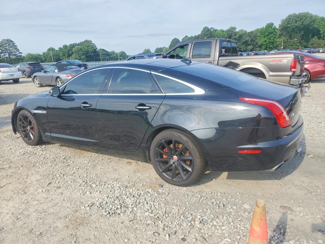 Jaguar XJ