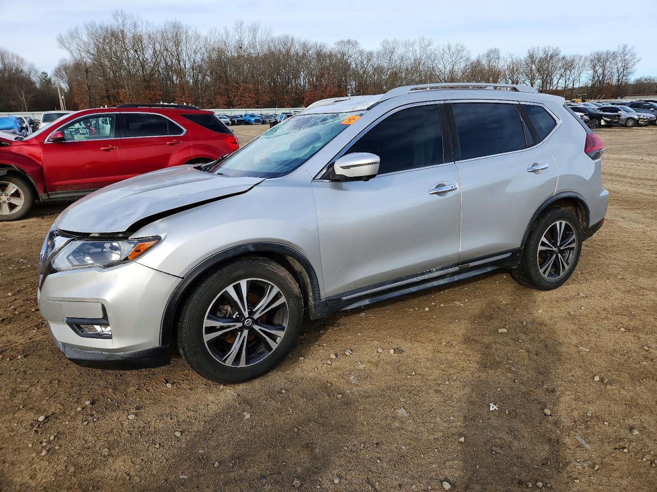 Salvage Nissan Rogue Image