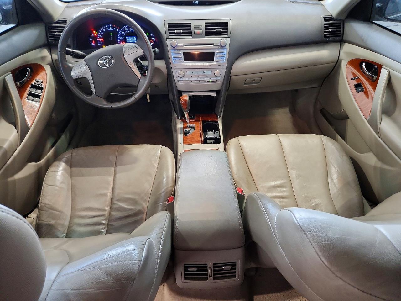 Toyota Camry Xle V6