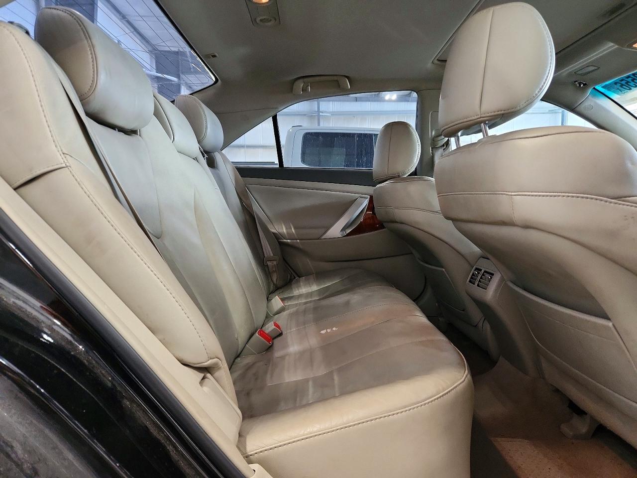 Toyota Camry Xle V6