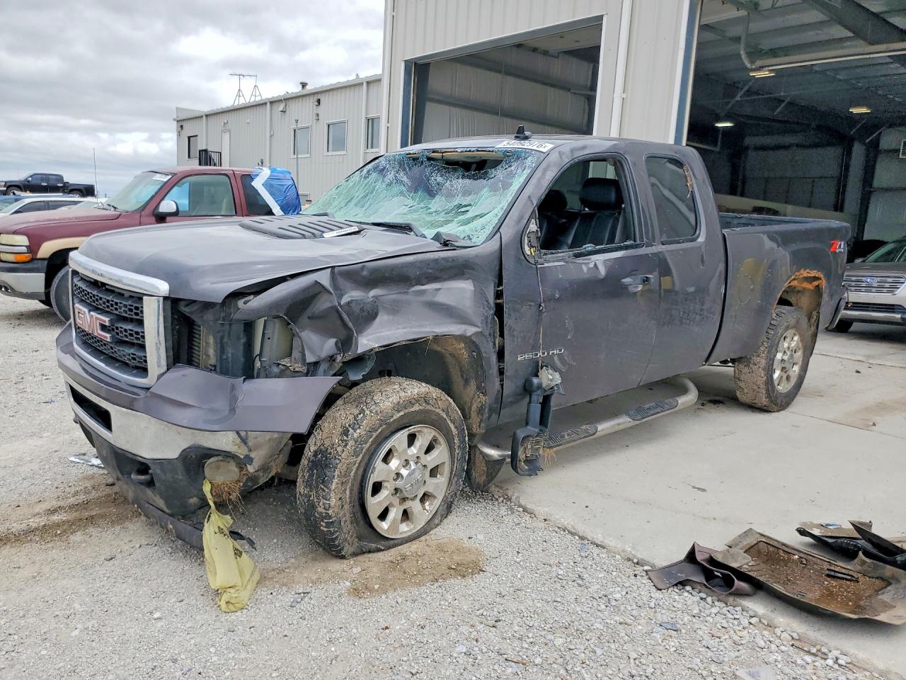 Salvage GMC Sierra Image