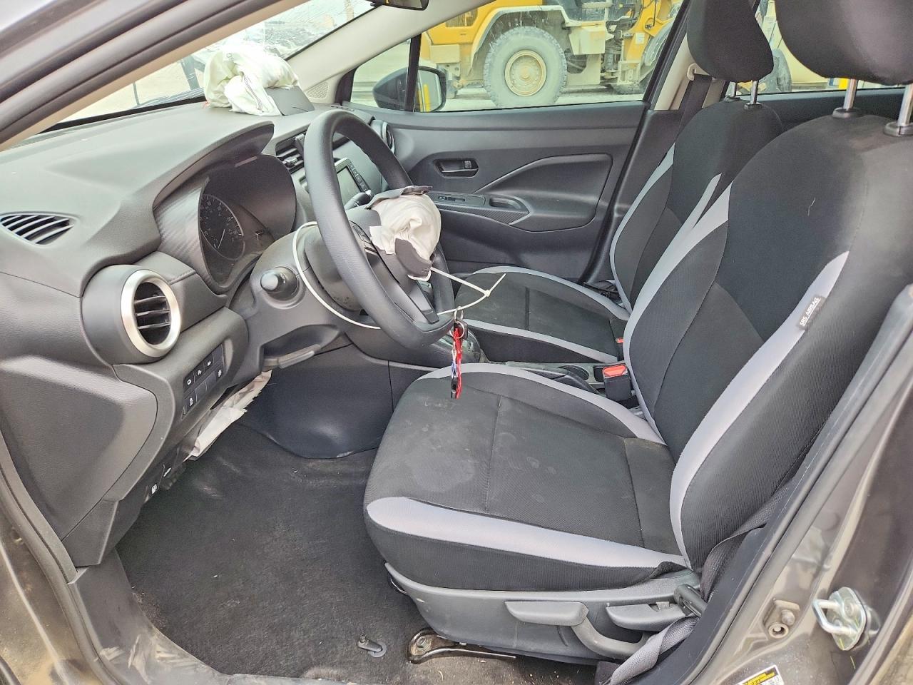Nissan Versa S