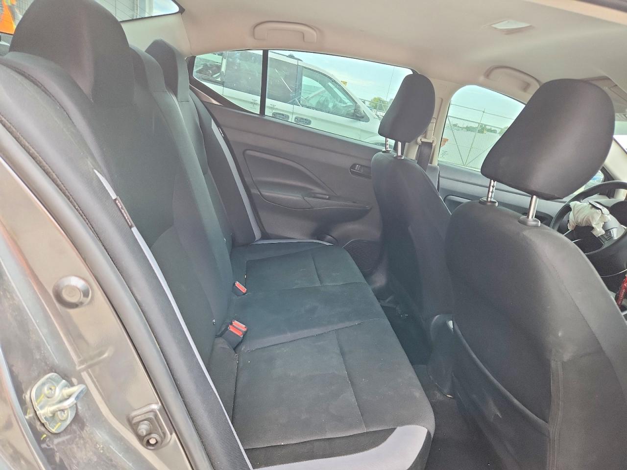 Nissan Versa S