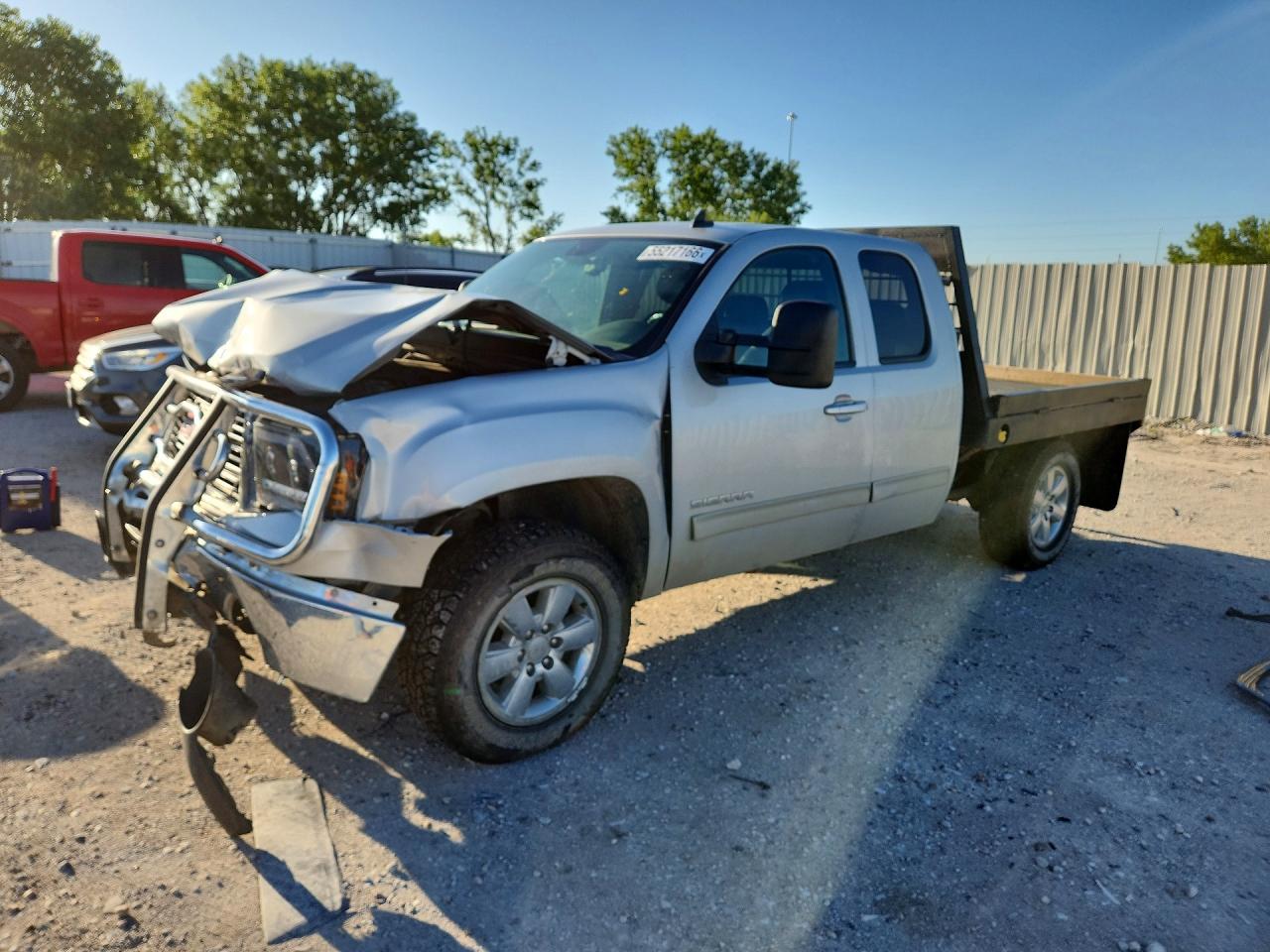 Salvage GMC Sierra Image