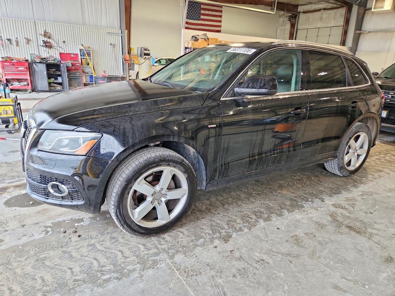 Salvage Audi Q5 Image