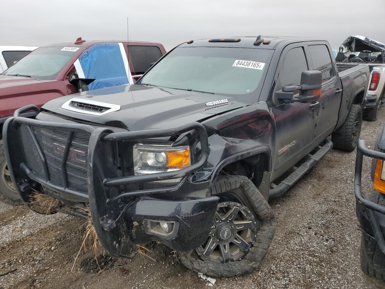 Salvage GMC Sierra Image