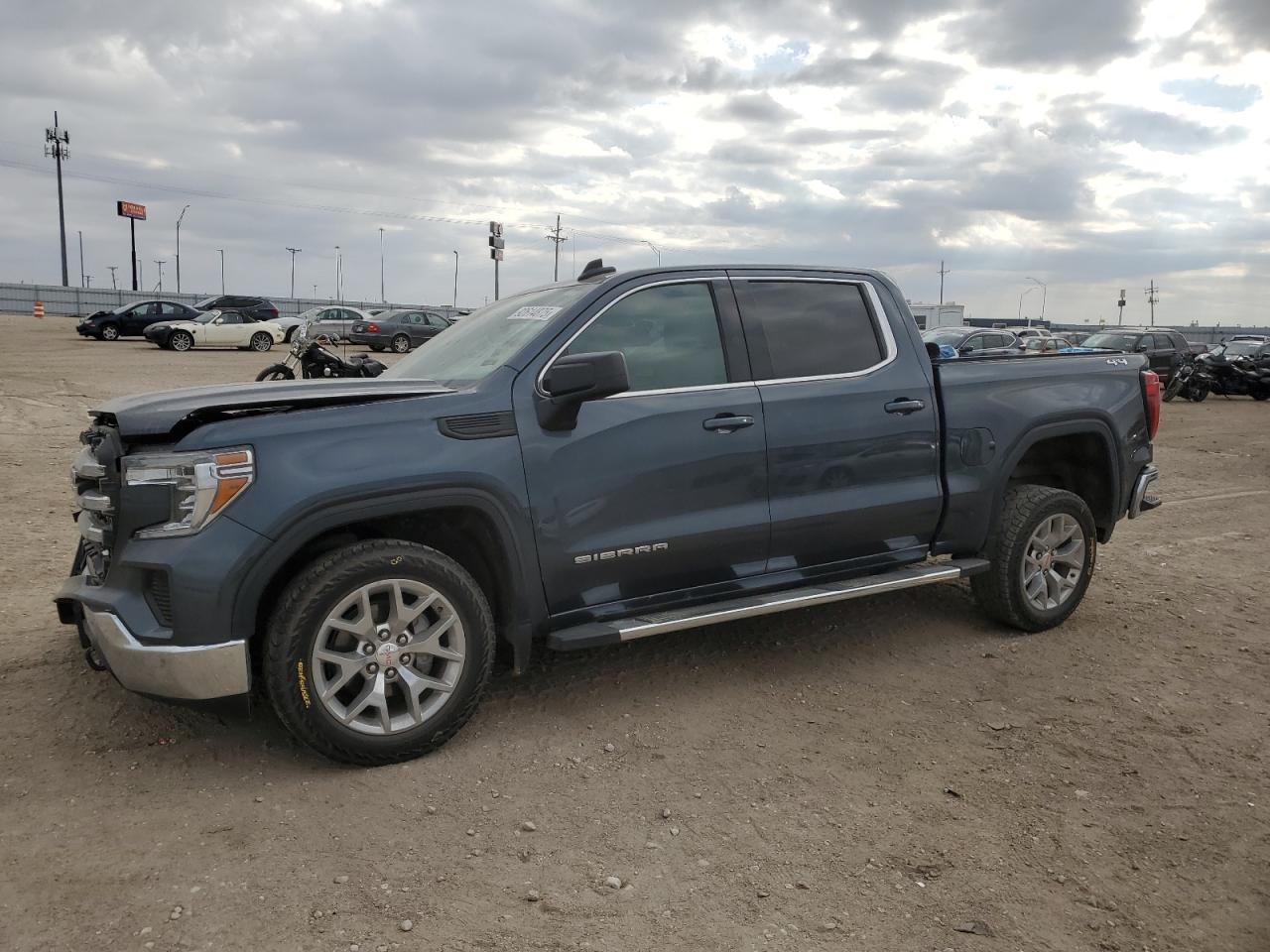 Salvage GMC Sierra Image
