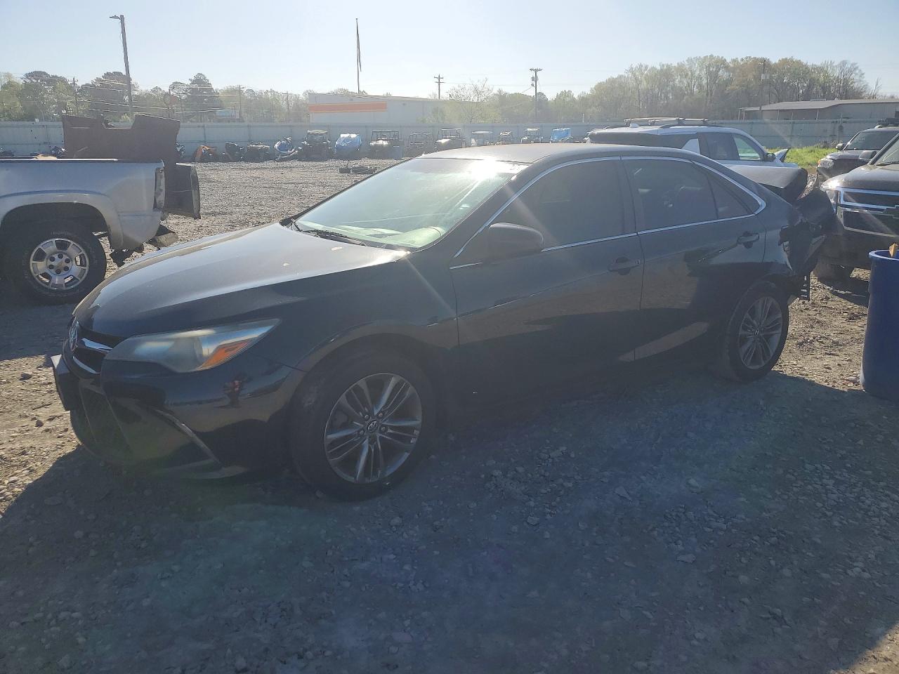 Salvage Toyota Camry Image