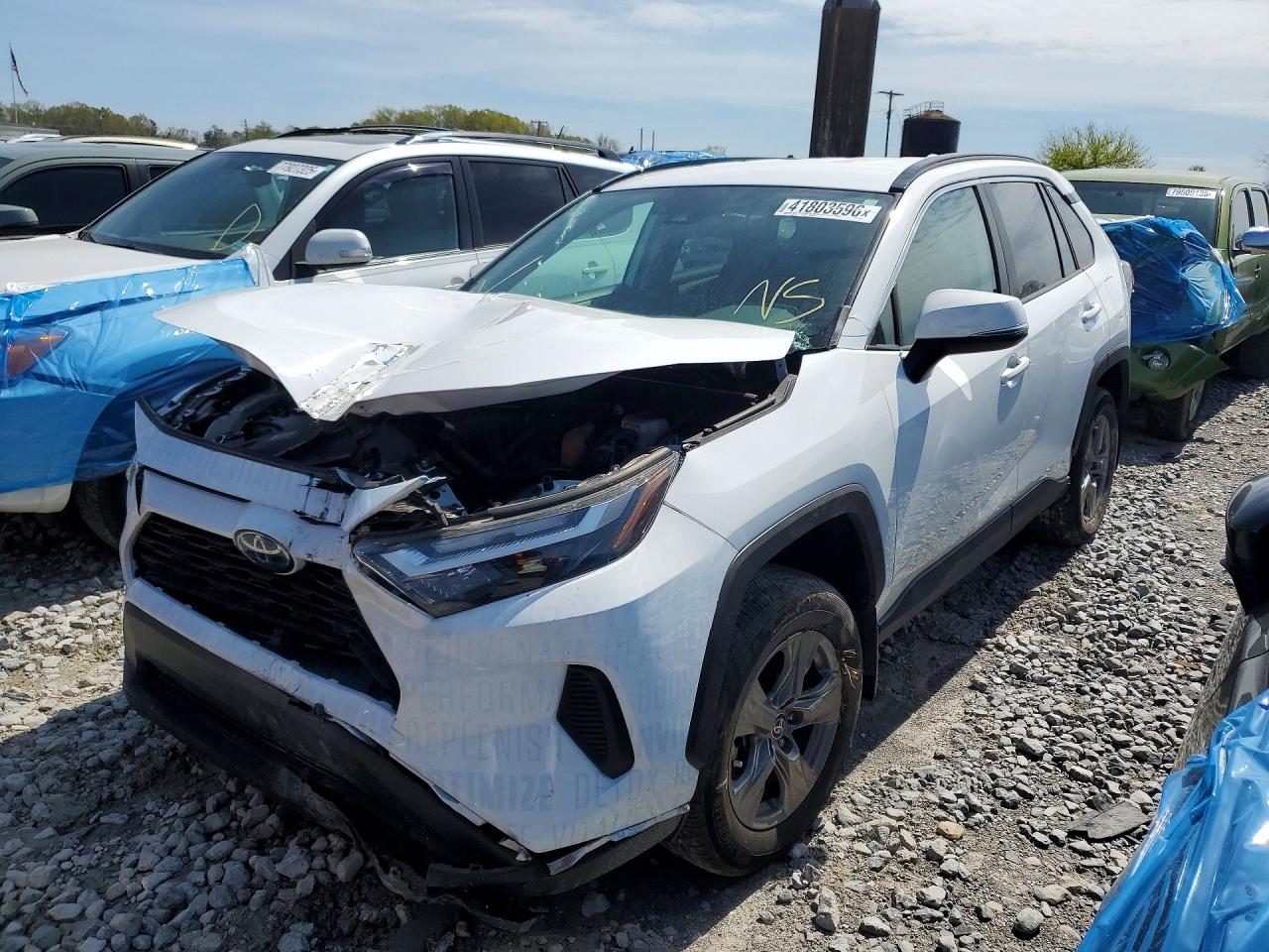 Salvage Toyota RAV4 Image