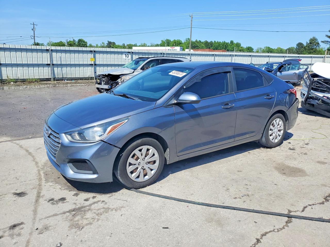 Salvage Hyundai ACCENT Image