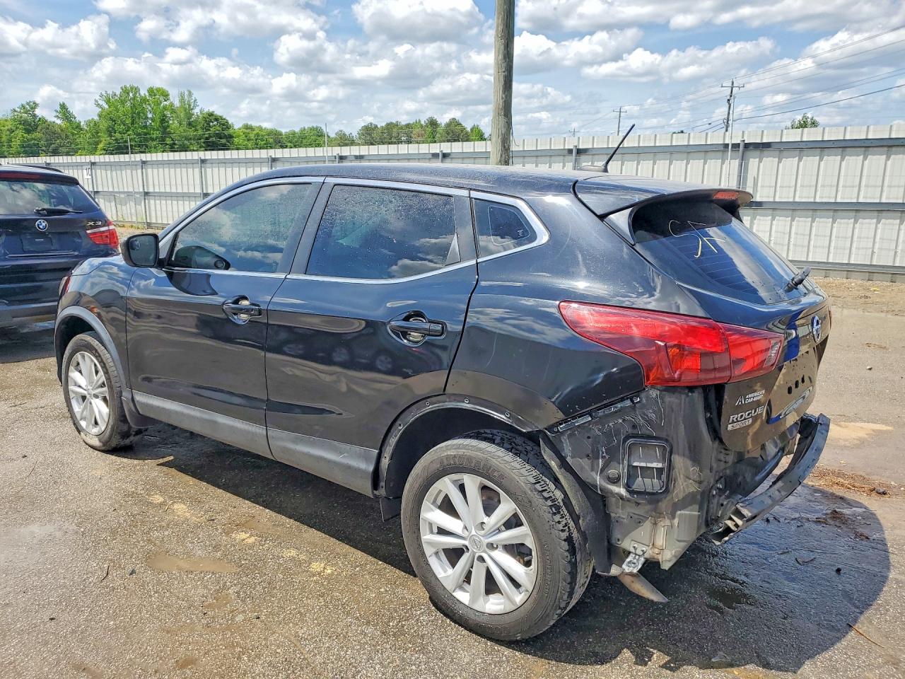 Nissan Rogue S