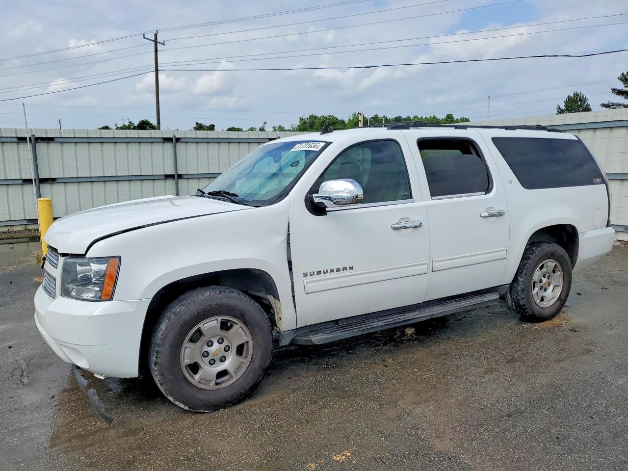 Salvage Chevrolet Suburban Image