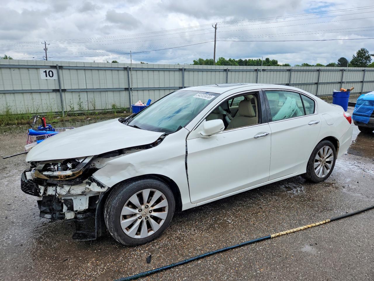 Salvage Honda Accord Image