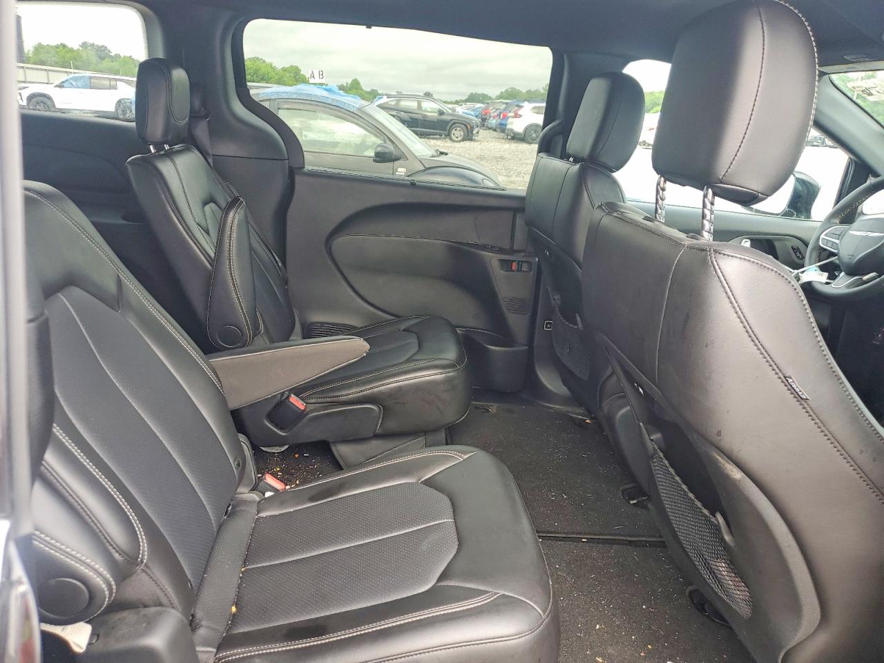 Chrysler Pacifica Select
