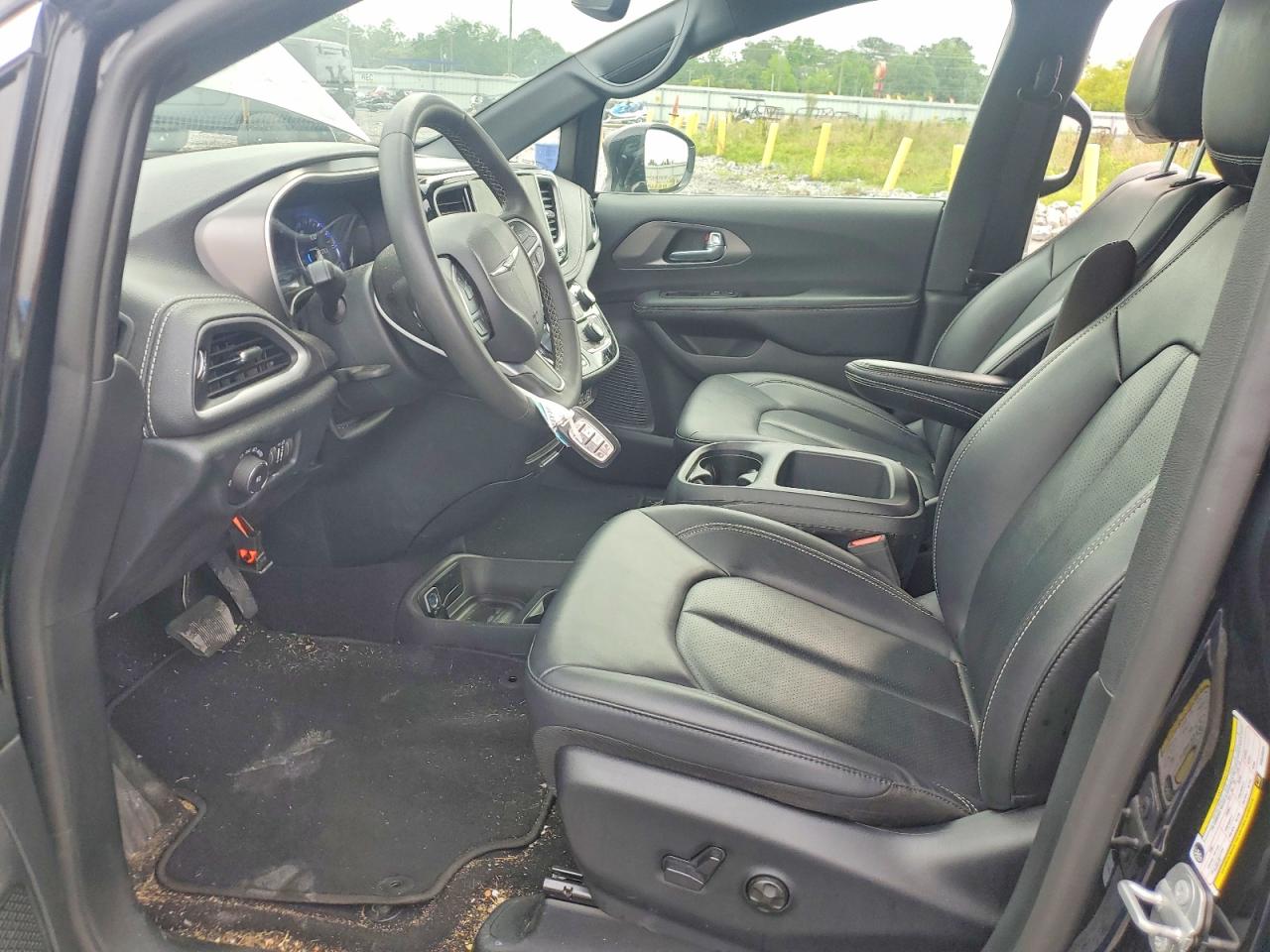Chrysler Pacifica Select