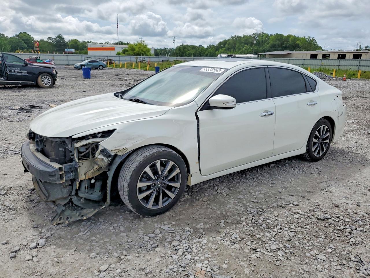 Salvage Nissan Altima Image