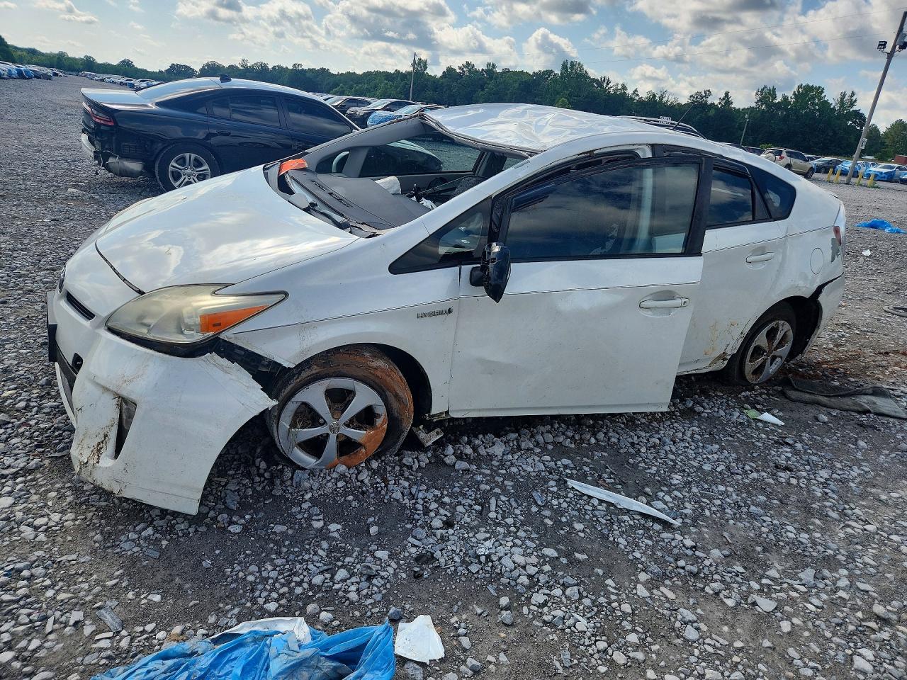 Salvage Toyota Prius Image
