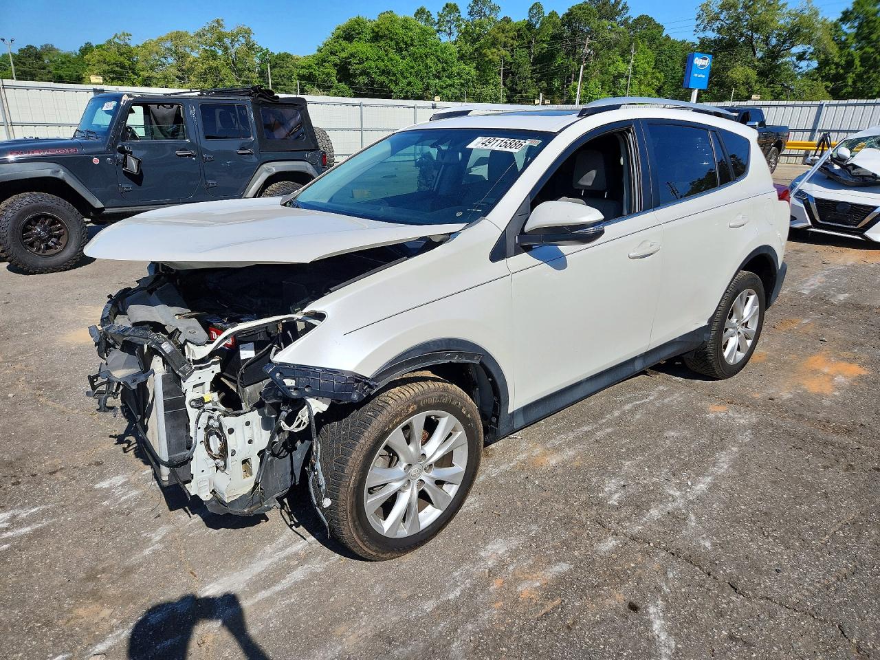 Salvage Toyota RAV4 Image