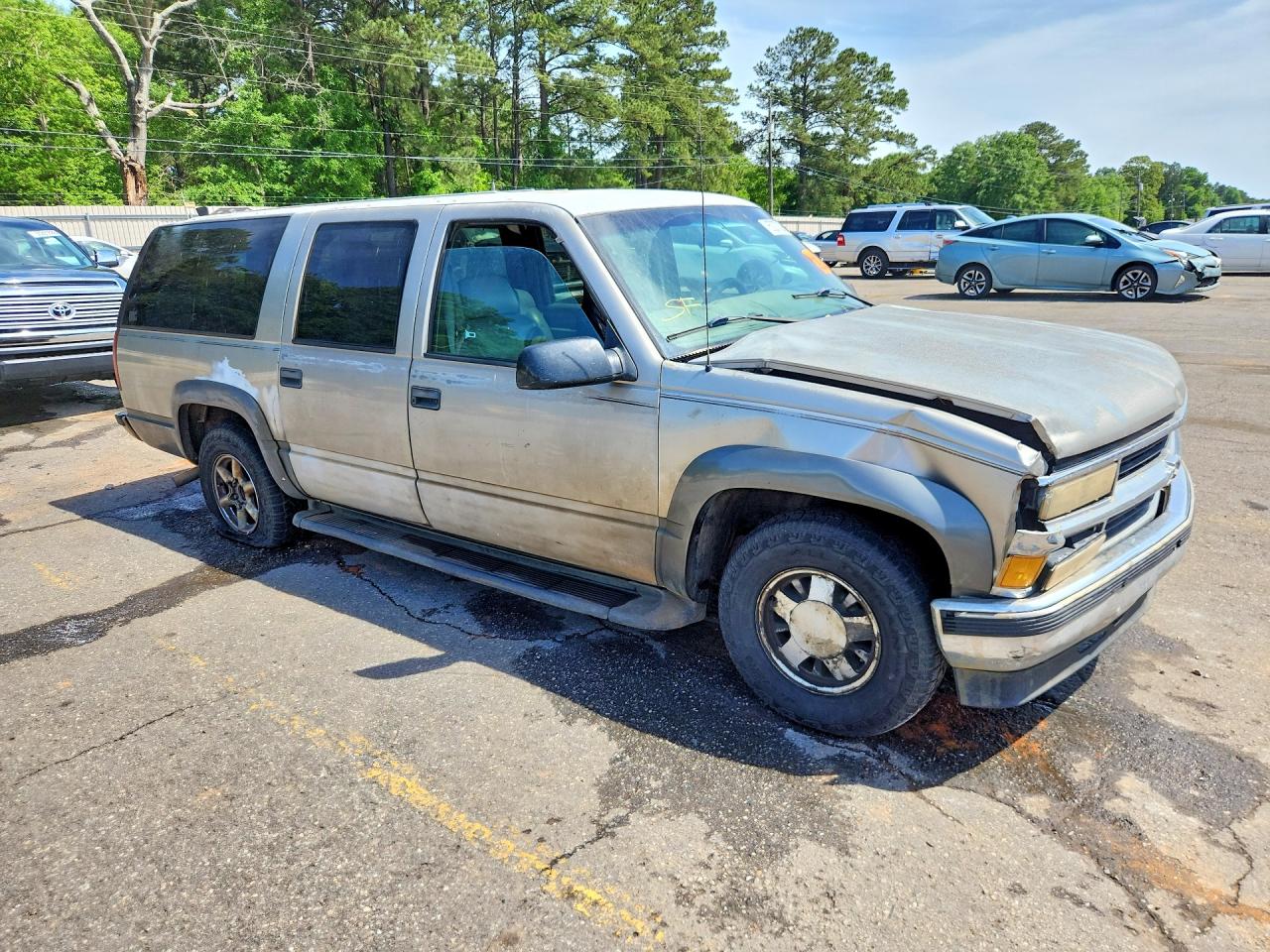 Chevrolet Suburban C1500