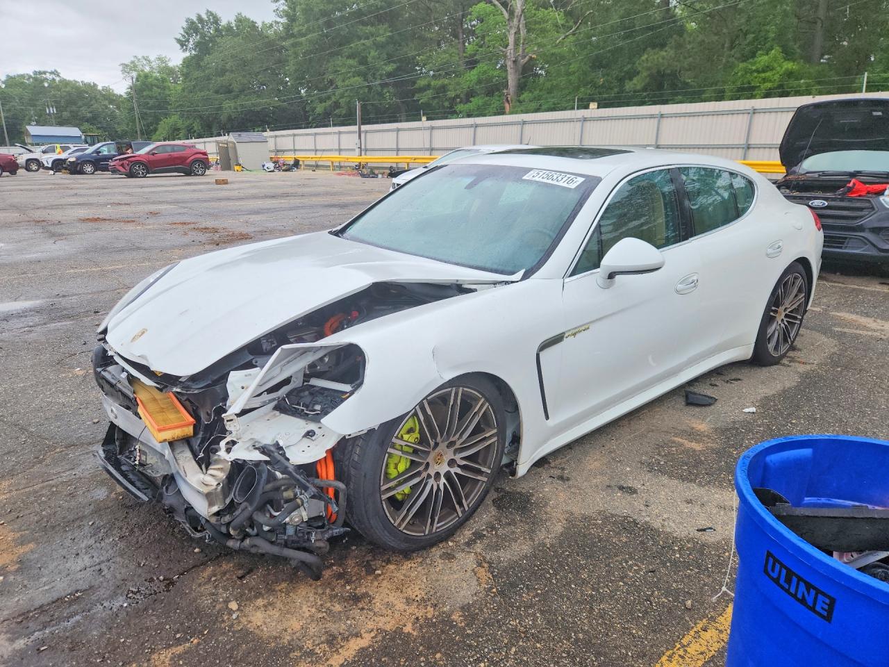 Salvage Porsche Panamera Image