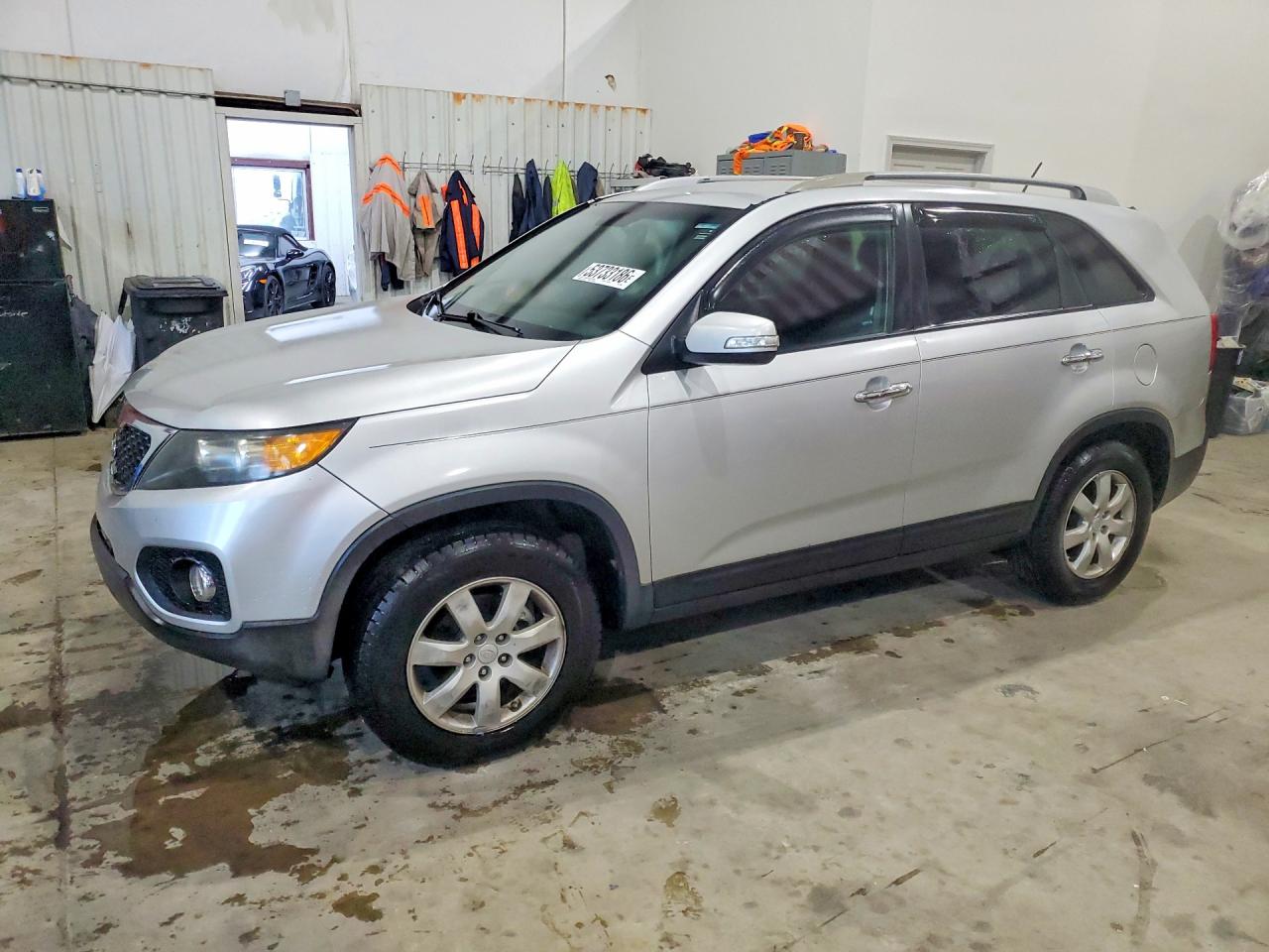 Salvage Kia Sorento Image