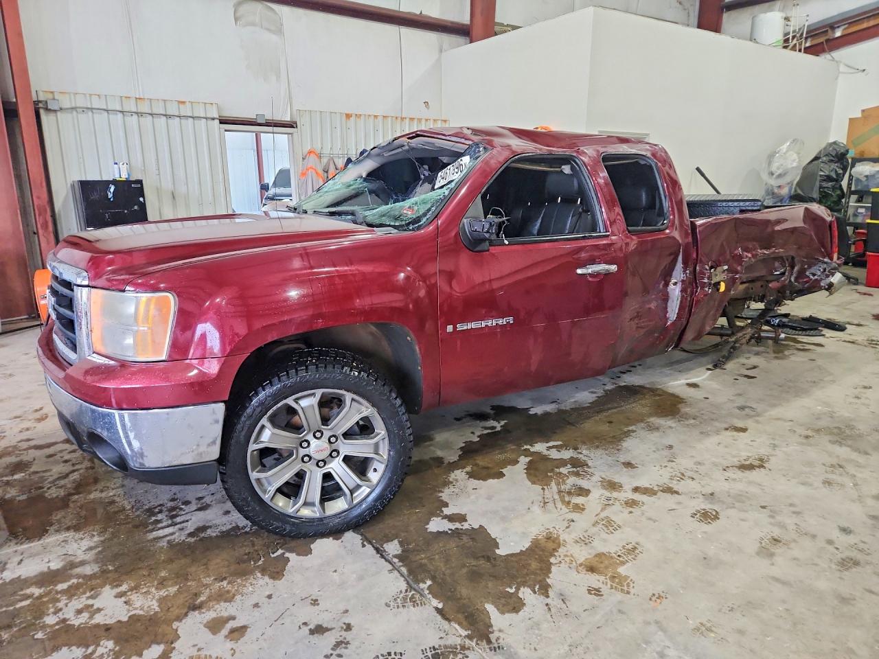 Salvage GMC Sierra Image