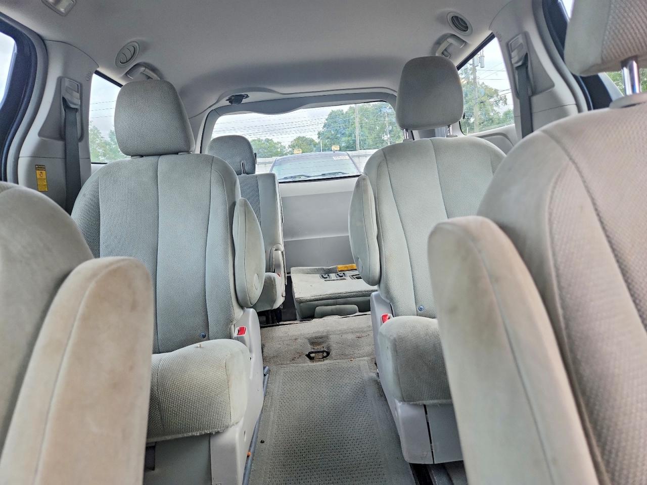 Toyota Sienna L 7-passenger