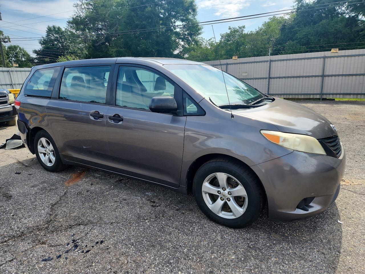 Toyota Sienna L 7-passenger