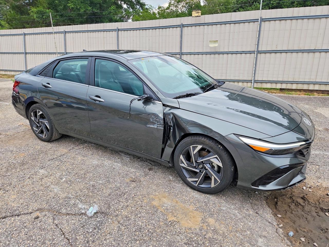 Hyundai ELANTRA Limited