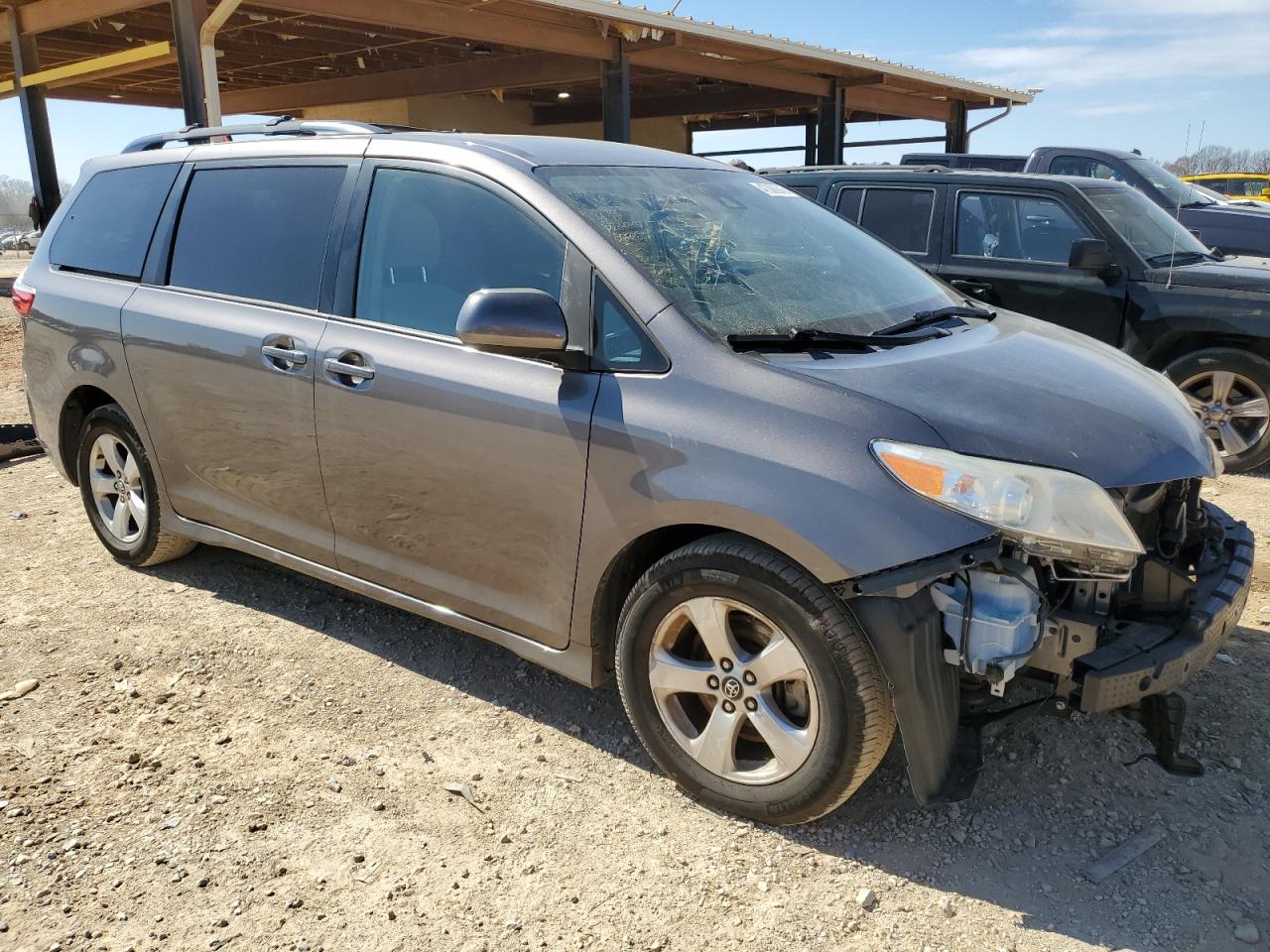 Toyota Sienna Le