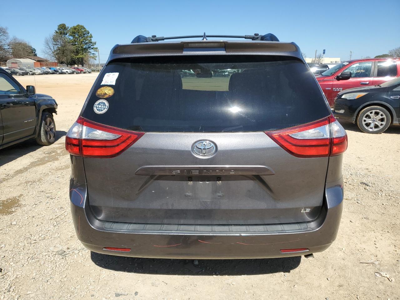 Toyota Sienna Le