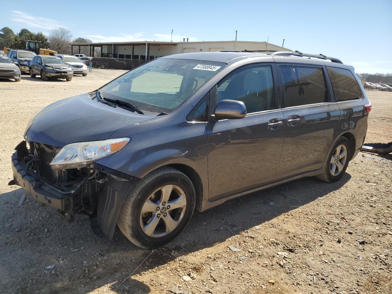 Salvage Toyota Sienna Image