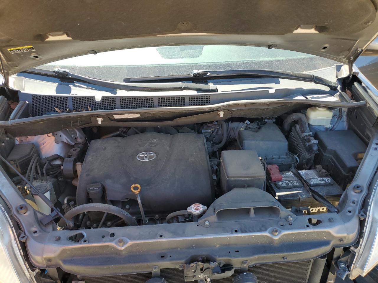 Toyota Sienna Le
