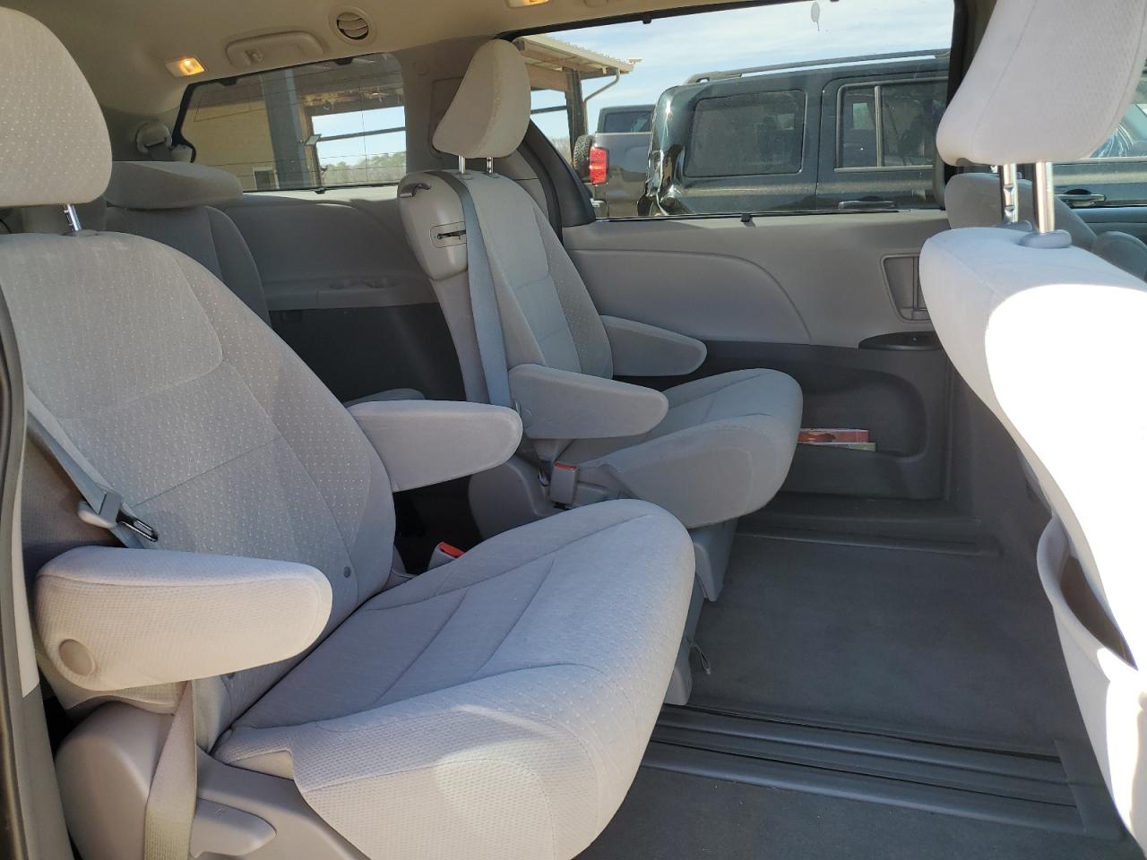 Toyota Sienna Le