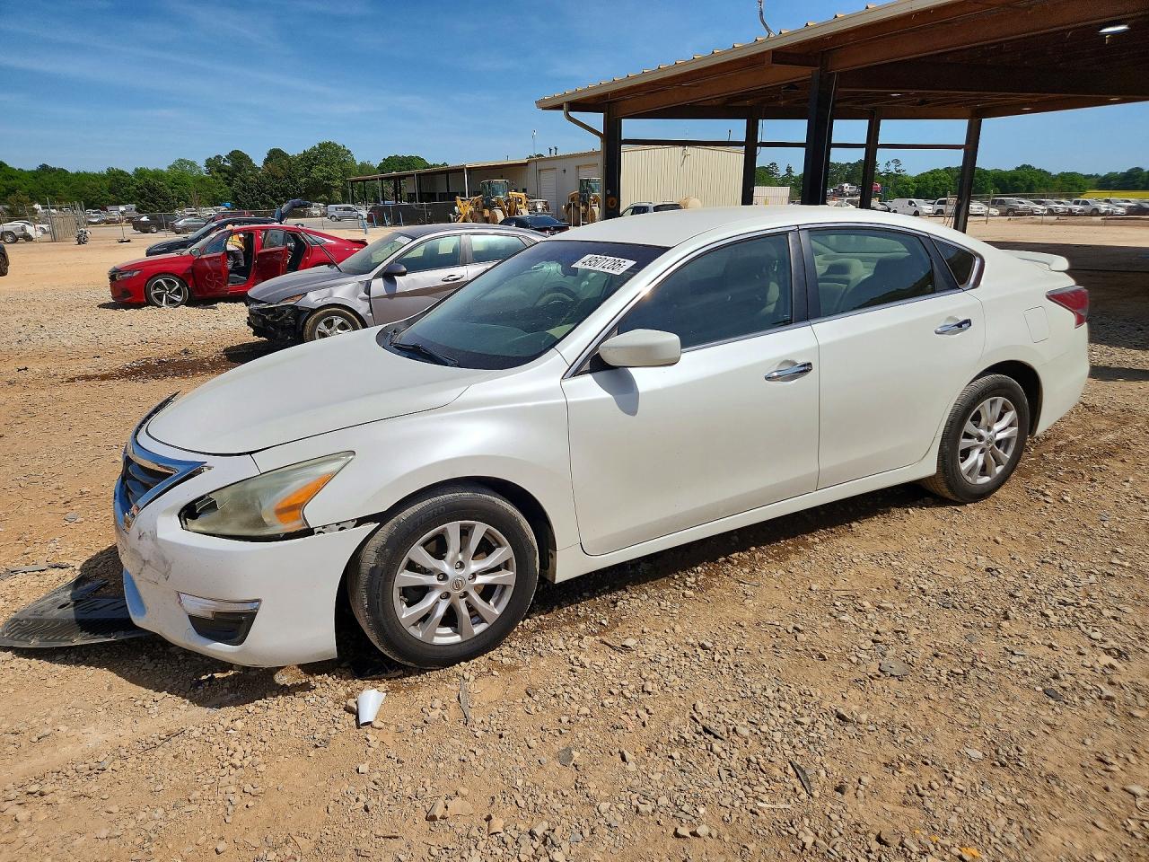 Salvage Nissan Altima Image