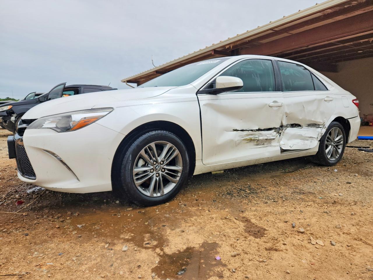 Salvage Toyota Camry Image